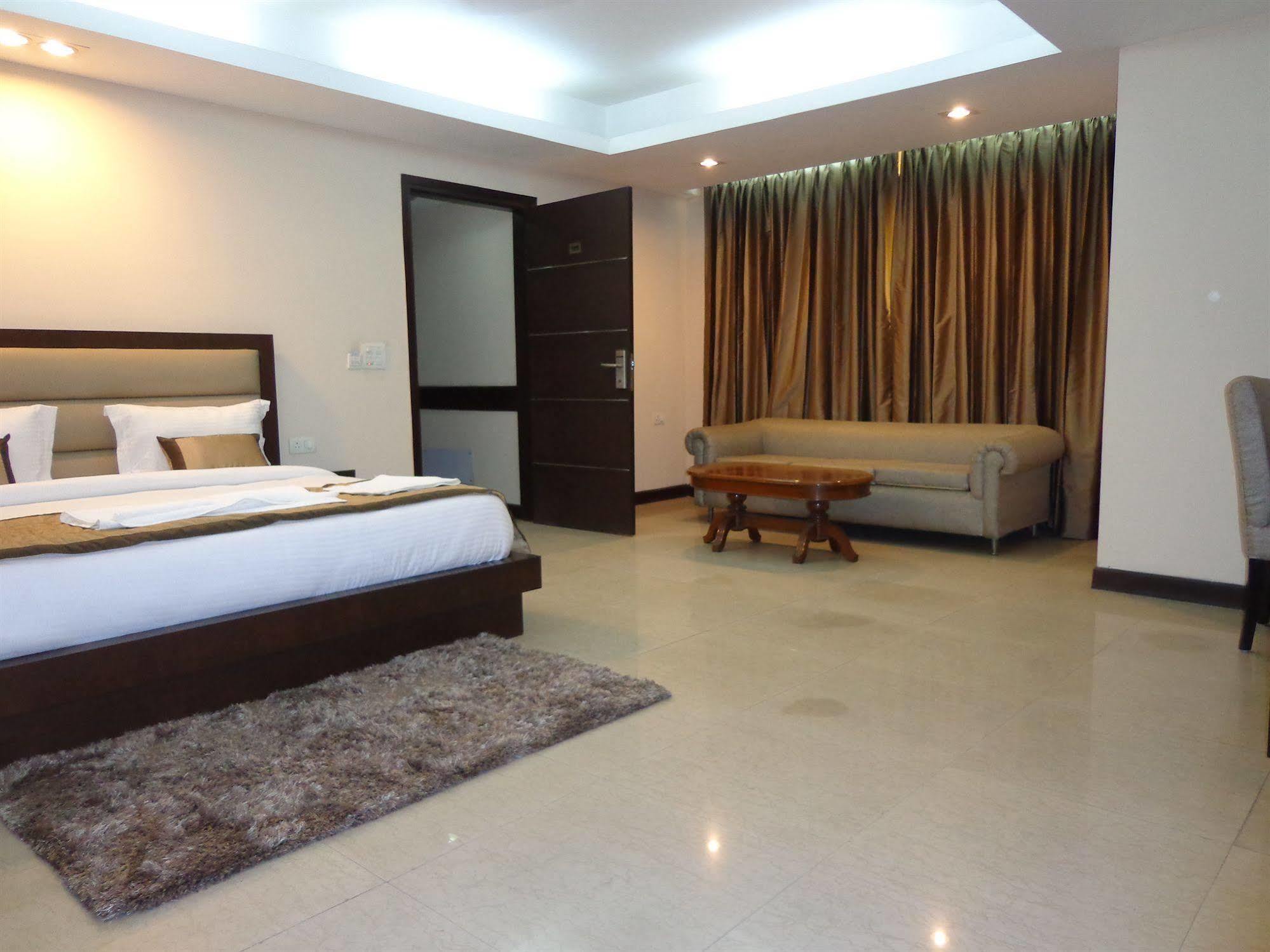 Hotel Aura @Airport New Delhi Extérieur photo