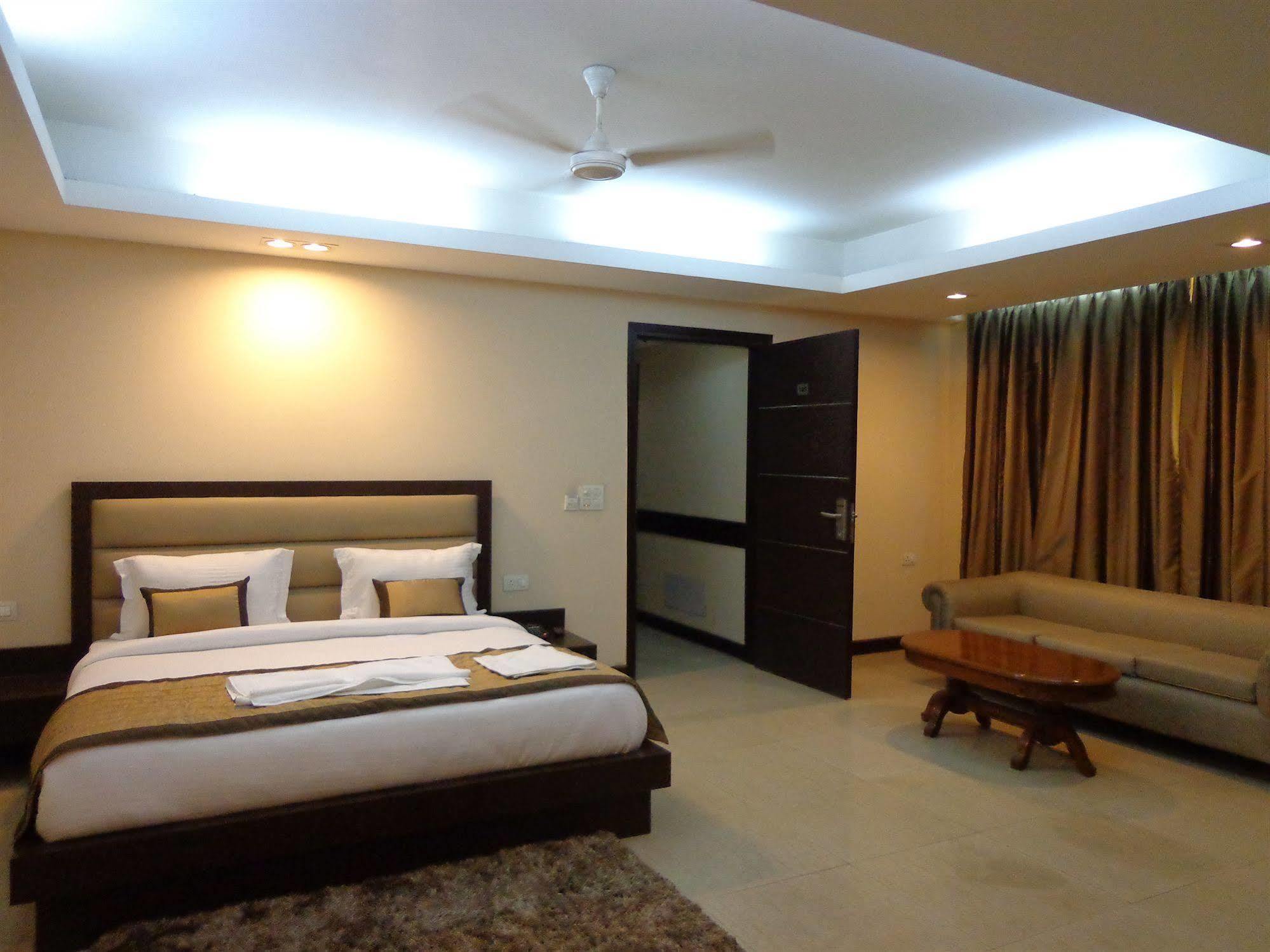 Hotel Aura @Airport New Delhi Extérieur photo