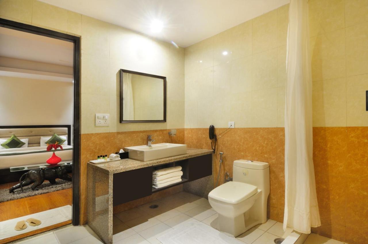 Hotel Aura @Airport New Delhi Extérieur photo